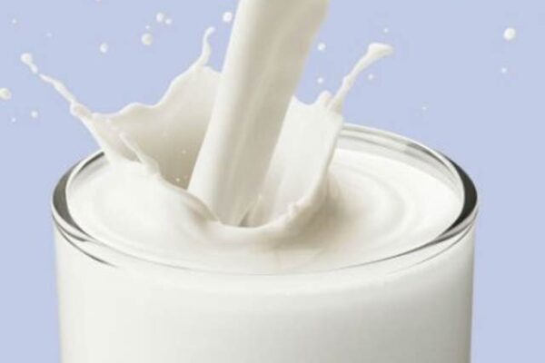 کم چکنائی والا دودھ بڑھاپے کو دور رکھنے میں مددگار
