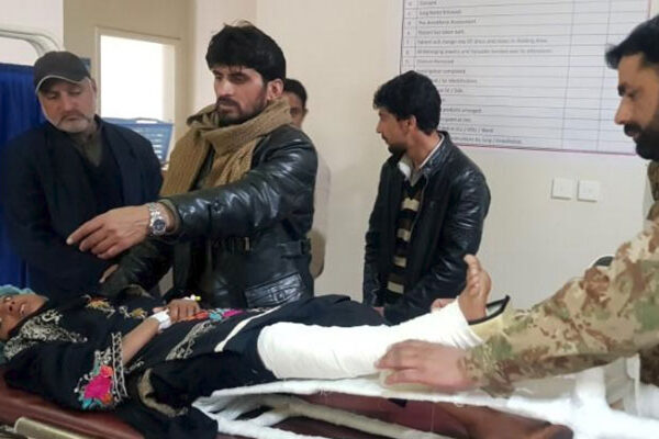 ‘سوچتی تھی وہیں مر جاؤں گی’: 18 گھنٹے بعد برفانی تودے سے لڑکی کو زندہ نکال لیا گیا