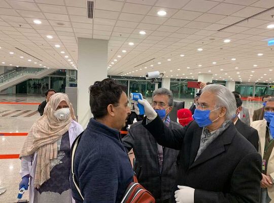 کرونا وائرس پاکستان کی دہلیز پر