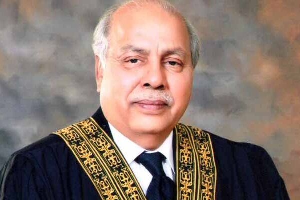 نہ شہری، نہ وفاقی اور نہ ہی صوبائی حکومت کام کر رہی ہے: چیف جسٹس