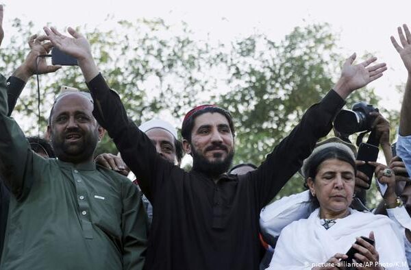 ‘آپ کیسے کسی کی حب الوطنی پر سوال اٹھا سکتے ہیں؟’