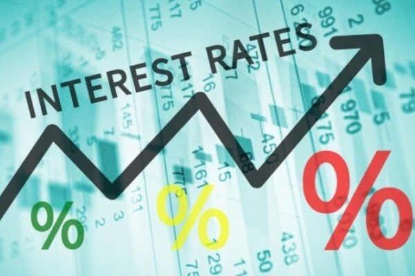 حکومت پر پالیسی ریٹ میں کمی کے لیے دبائو میں اضافہ