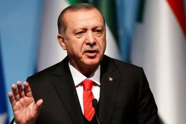 ترک صدر رجب طیب اردوان پاکستان پہنچ گئے