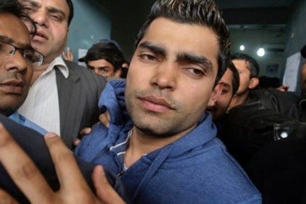 پی ایس ایل 5؛ عمر اکمل سے بورڈ نے چیک واپس مانگ لیا