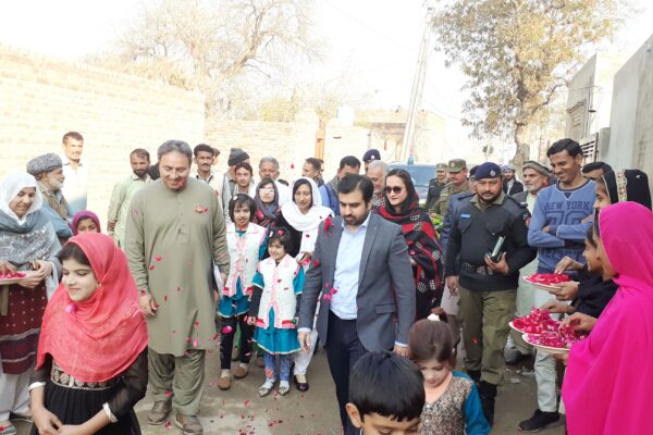 گڑیا کے گائوں میں ایک دن
