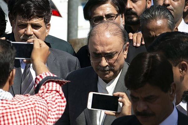 پارک لین ریفرنس: زرداری پر فرد جرم عائد کرنے کی کارروائی مؤخر