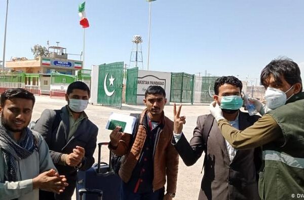 پاکستان میں لوگ قرنطینہ جانے سے کیوں گھبرا رہے ہیں؟