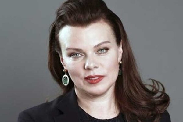 امریکی اداکارہ دیبی مزار کورونا میں مبتلا