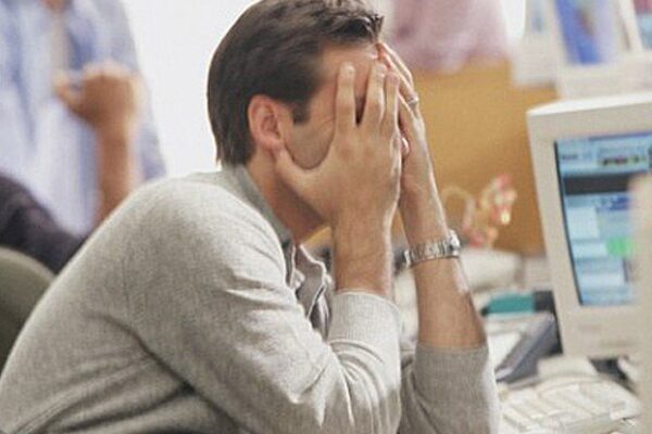 انسان اپنے چہرے کو ایک گھنٹے میں اوسطاً 16 بار چھوتا ہے، تحقیق