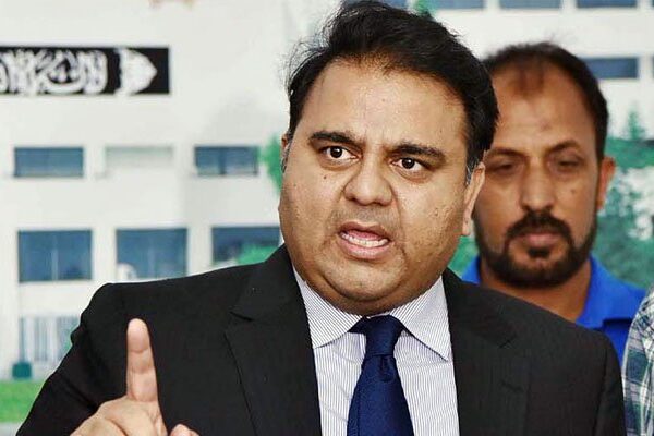 کورونا کی غیر مصدقہ کٹس: فواد کی این ڈی ایم اے اور صوبائی حکومتوں کو وارننگ