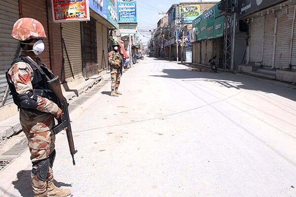 بلوچستان اور پنجاب میں لاک ڈاؤن کی خلاف ورزی پر دکانیں سیل، سیکڑوں گرفتاریاں