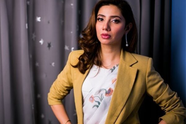 کورونا وائرس؛ ماہرہ کی مالکان سے ملازمین کو تنخواہ کے ساتھ چھٹی دینے کی درخواست