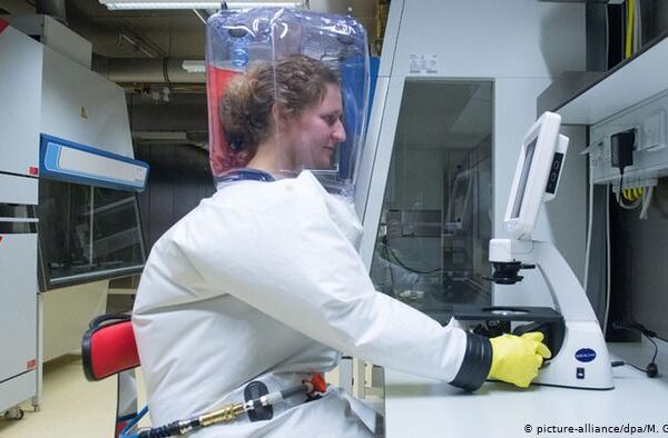 کورونا وائرس: ہائی سکیورٹی لیبارٹریاں کیسے کام کرتی ہیں؟