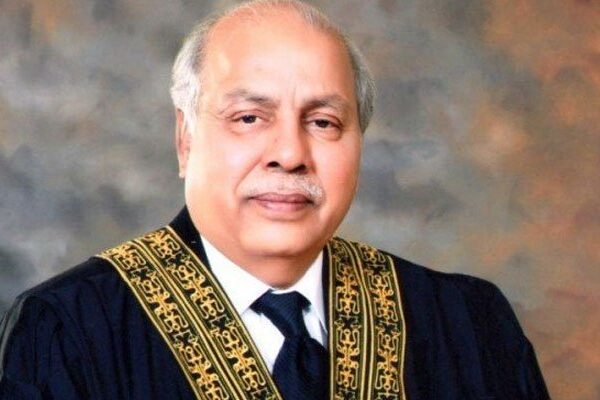 حکومت کیلیے تو آٹا چینی کا اسکینڈل کھڑا ہو گیا، کورونا سے کیا نمٹے گی: چیف جسٹس
