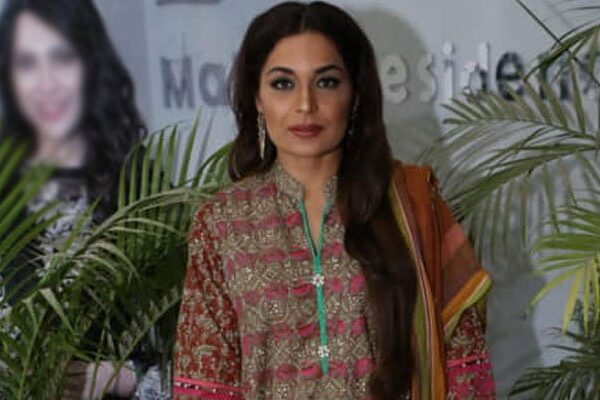 میرا جی نے اپنی اصل عمر بتانے کے بجائے ہری مرچ کھالی