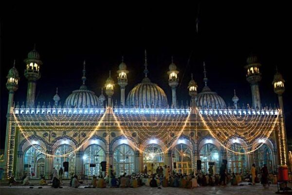 لیلۃ القدر عقیدت کے ساتھ منائی گئی، کورونا وائرس سے نجات کیلیے دعائیں