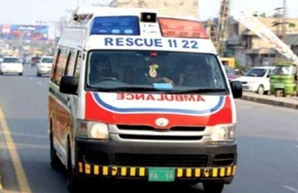 میاں چنوں میں مسافر وین نہر میں گرنے سے 9 افراد جاں بحق