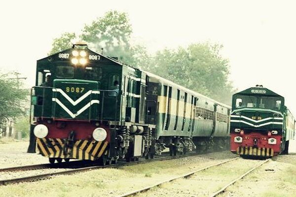 دو ماہ کی بندش کے بعد ملک بھر میں ٹرینیں چلنا شروع