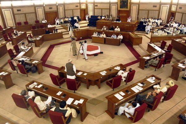 بلوچستان اسمبلی: اپوزیشن لیڈر کو ’ٹوپی ماسٹر‘ کہنے پر ایوان میں ہنگامہ