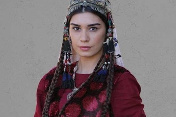 ارطغرل غازی کی ایک اور اداکارہ بورجو کیراتل کا پاکستان آنے کی خواہش کا اظہار