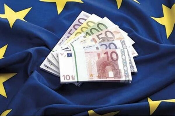 ماہ اپریل میں یورپی یونین کو تجارتی خسارہ