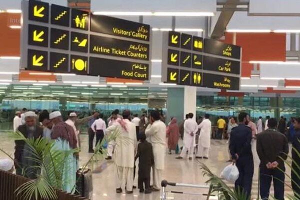پاکستان میں کورونا کیسز میں اضافہ، 2 غیر ملکی ائیرلائنز کی پروازیں معطل