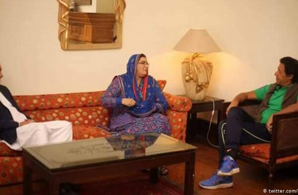 پی ٹی آئی میں خلفشار، کیا حکومت کو خطرہ ہے؟