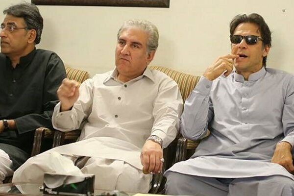 وزیراعظم فواد چوہدری سے استعفیٰ لیں، اسد عمر اور شاہ محمود قریشی کا مطالبہ