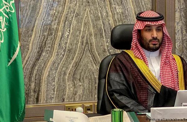 سعودی ولی عہد اپنے حریفوں کے تعاقب میں