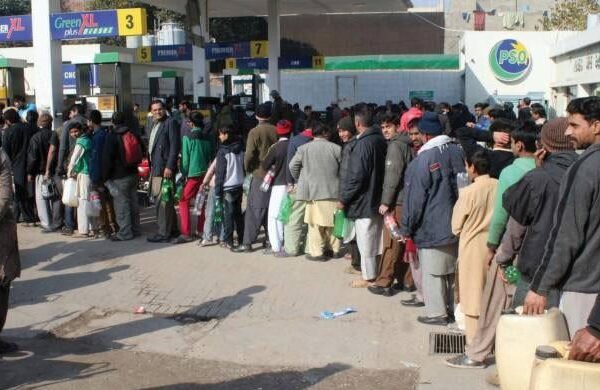حکومتی رِٹ اور سستا پیٹرول غائب دستیاب کب ہو گا