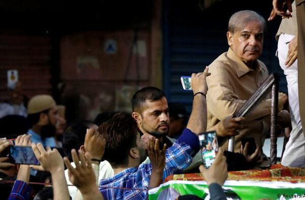 گرفتاری کے لیے نیب کے چھاپے، شہباز شریف روپوش