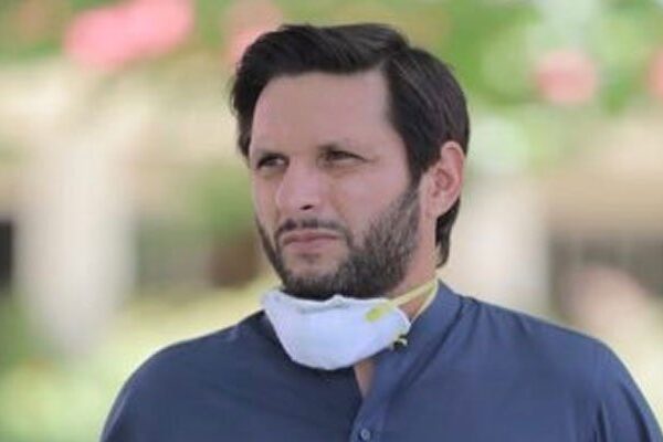 قومی ٹیم کے سابق کپتان شاہد آفریدی کا کورونا ٹیسٹ بھی مثبت آ گیا