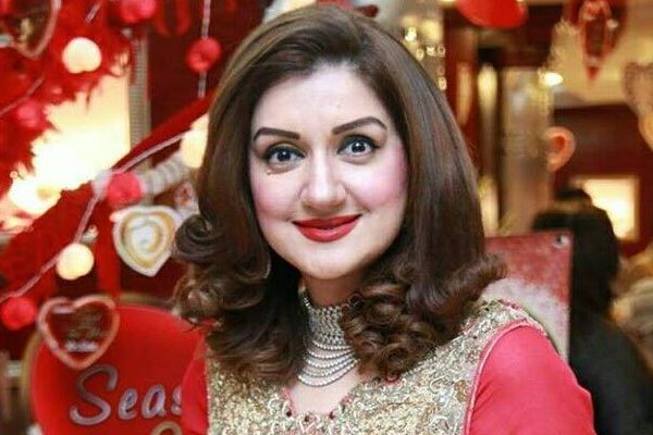 اداکارہ عائشہ ثناء کیخلاف لاہور کے بعد گجرات میں بھی مقدمہ درج