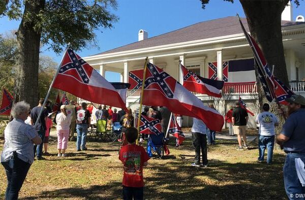 امریکی ریاست مسیسیپی نے اپنا پرچم بدلنے کا فیصلہ کیوں کیا؟