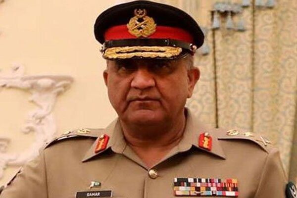 آرمی چیف کا کراچی میں کور ہیڈ کوارٹرز اور رینجرز ہیڈ کوارٹرز کا دورہ
