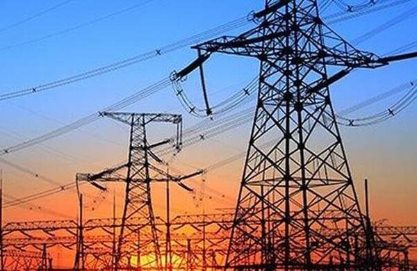 بدترین لوڈشیڈنگ کے باوجود پاور ڈویژن کا بجلی کا شارٹ فال زیرو ہونے کا دعویٰ