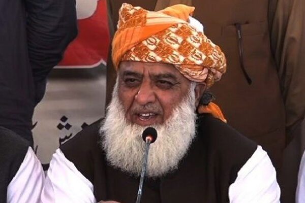 نااہل حکمرانوں کی وجہ سے معیشت ڈوب گئی: مولانا فضل الرحمان