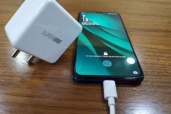 اوپو نے دنیا کا تیز ترین چارجر متعارف کرا دیا