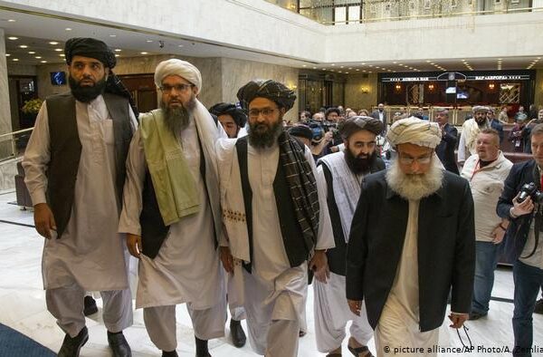 پاکستان نے عالمی مالیاتی بلیک لسٹ سے بچنے کے لیے طالبان پر پابندیاں عائد کر دیں