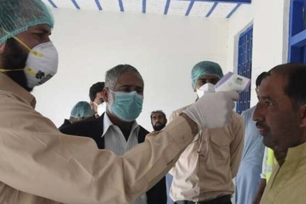 ملک میں کورونا وبا میں کمی؛ 24 گھنٹوں میں مزید 727 افراد شکار