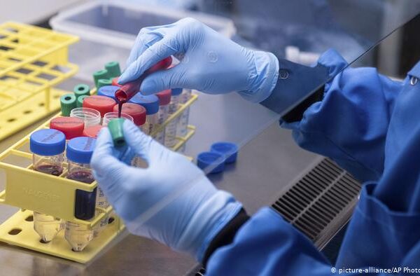 کورونا وائرس کی ممکنہ ویکسین، یورپی یونین کی اہم ڈیل