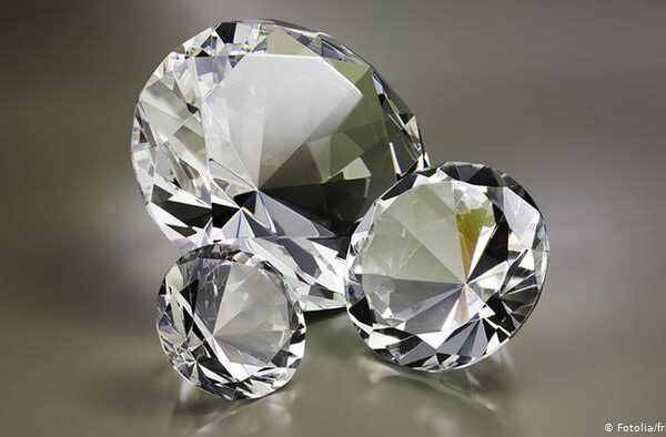 ہیرے کیسے بنتے ہیں؟