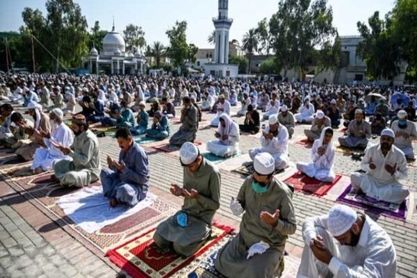 ملک بھر میں عید الاضحیٰ مذہبی عقیدت و احترام کے ساتھ منائی جا رہی ہے