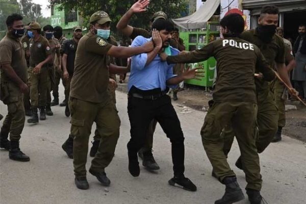 مریم نواز نیب پیشی کیس؛ (ن) لیگ کے 58 کارکن جوڈیشل ریمانڈ پر جیل منتقل