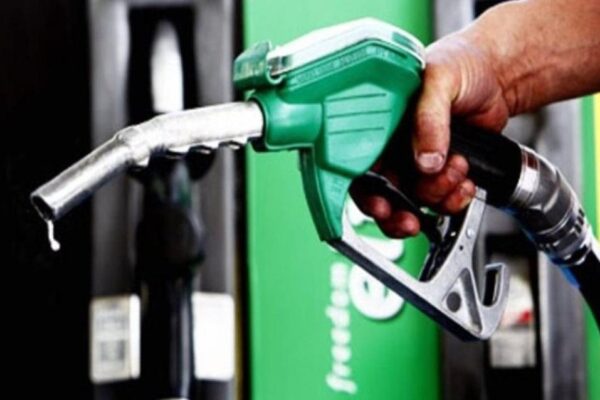 یکم ستمبر سے پیٹرولیم مصنوعات کی قیمتوں میں اضافے کی تجویز