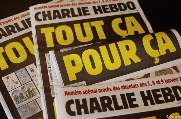 شارلی ایبدو میں پیغمبر اسلام کے متنازعہ خاکوں کی دوبارہ اشاعت