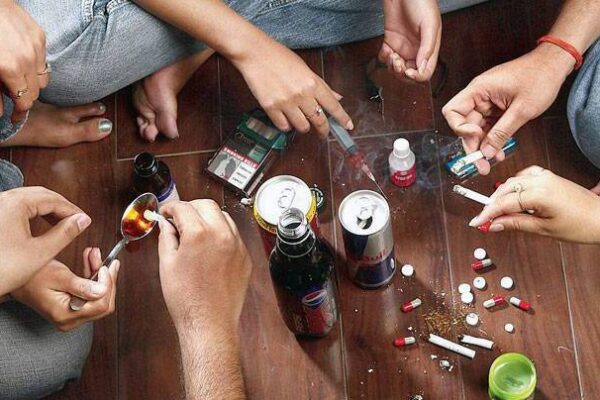 نوجوان نسل منشیات کی عادی، ذمہ دار کون