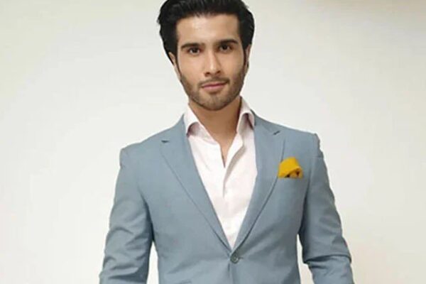 فیروز خان ہراسانی کی شکار خواتین کی مدد کیلیے میدان میں آ گئے