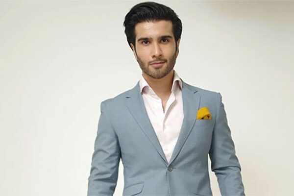 پاکستان مخالف ریمارکس پر اداکار فیروز خان کنگنا رناوت پر برس پڑے