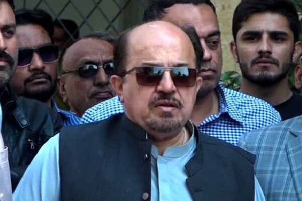 قیادت پر تنقید: فردوس شمیم نے اپوزیشن لیڈر کے عہدے سے استعفیٰ دے دیا